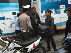 Tilang Pelanggar di Operasi Zebra, Polisi Siapkan Loket Bank Mobile