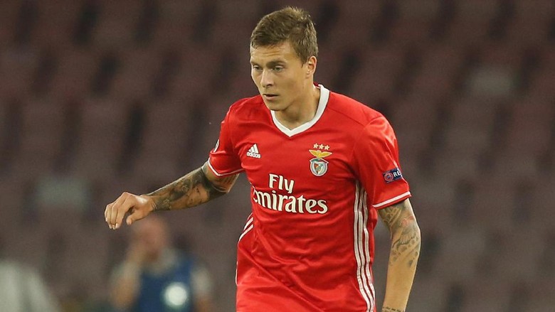 MU-Benfica Sepakati Transfer Lindelof