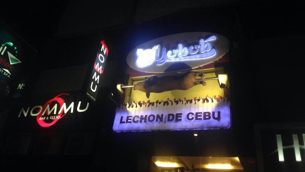 'Mengisi Bensin' dengan Lechon, Ayam Inasal, dan Junk Food Untuk Kawal Timnas