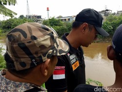 Blusukan ke Ciliwung, Agus Yudhoyono Disambut Yel-yel