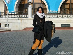 Foto: Gaya OOTD Hijab Saat Musim Dingin Ala Natasha Farani di Rusia