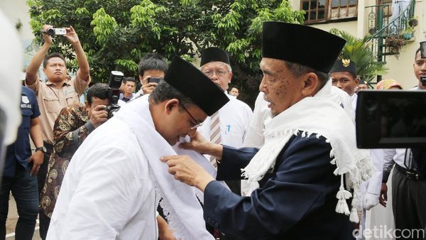 Anies Bertemu Pimpinan Pondok Darunnajah