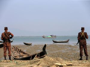 Kapal Pengungsi Rohingya Tenggelam di Dekat Bangladesh, Belasan Orang Hilang