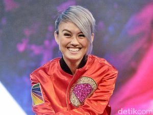Agnez Mo Happy Banget Nih!
