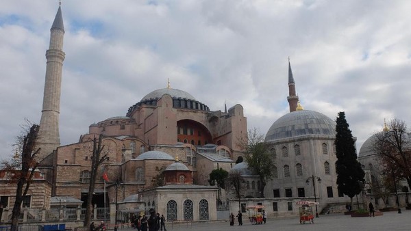 Hagia Sophia, dulunya gereja diubah jadi masjid, kini jadi museum