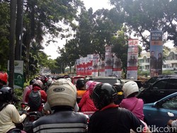 Imbas Pembangunan Jembatan, Joglo Arah Pos Pengumben Macet