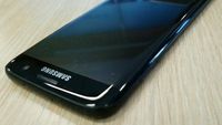 Kemilau Galaxy S7 Edge: Glossy Black