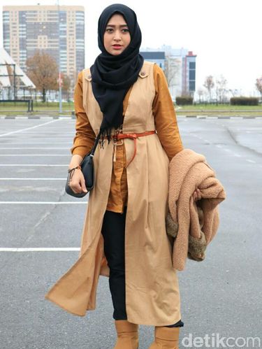 Foto: Gaya OOTD Hijab Saat Musim Dingin Ala Natasha Farani di Rusia