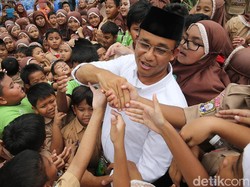 Ahok Pamer MRT dan LRT, Anies: Nomor 1 Perbanyak Rute Kendaraan Umum