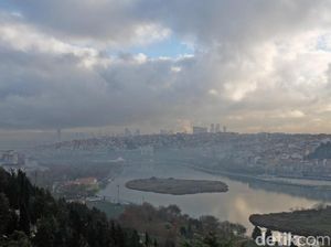 Bukit Pierre Lotti, Spot Terbaik untuk Melihat Istanbul dari Ketinggian