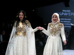 Dian Pelangi Bawa Koleksi Bertema Kerajaan Sriwijaya di Fashion Week Doha