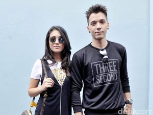Cara 10 Seleb Tampan Indonesia Ini Ungkapkan Cinta ke Istri Bikin Iri Cara 10 Seleb Tampan Indonesia Ini Ungkapkan Cinta ke Istri Bikin Iri