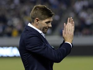 Gerrard Gantung Sepatu Gerrard Gantung Sepatu