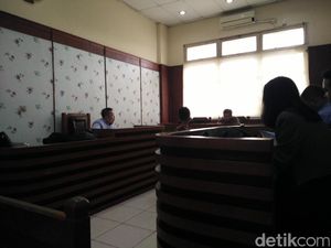 Hakim Bebaskan Anak: Jangan Nonton Balap Liar Lagi Ya Hakim Bebaskan Anak: Jangan Nonton Balap Liar Lagi Ya