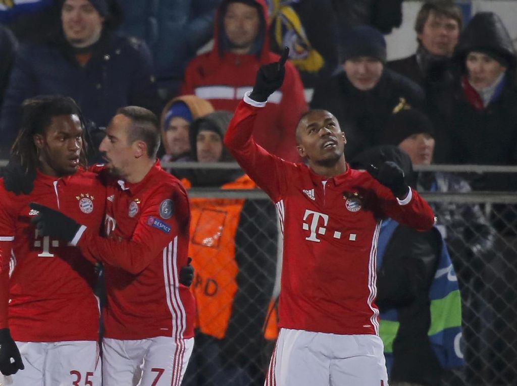 Douglas Costa Targetkan Titel Bundesliga dan Liga Champions Douglas Costa Targetkan Titel Bundesliga dan Liga Champions