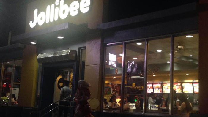 Mengisi Bensin dengan Lechon, Ayam Inasal, dan Junk Food Untuk Kawal Timnas