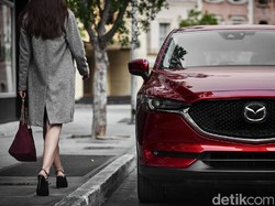 Rahasia di Balik Warna Kinclong Mobil Mazda