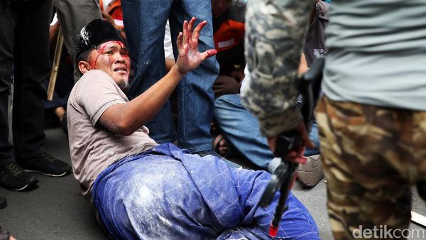 Aksi Teatrikal Konflik Rohingya di Kedubes Myanmar