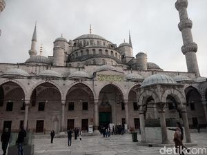 Blue Mosque, Destinasi Wisata dan Ibadah di Istanbul