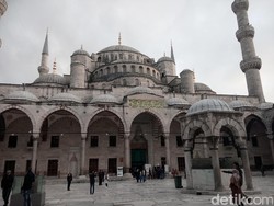 Blue Mosque, Destinasi Wisata dan Ibadah di Istanbul