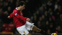 Mantan striker Manchester United, Ruud van Nistelrooy, ada di posisi kedelapan dengan rasio 0,57 gol per laga di musim dingin. Tapi, Van Nistelrooy sejatinya lebih tajam di luar periode ini, yakni 51,9 persen. (Alex Livesey/Getty Images)