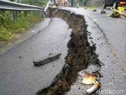 Seluruh Korban Tanah Longsor di Karanganyar Ditemukan