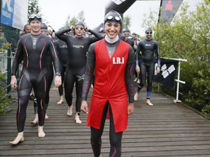 Ini Ironman Berhijab Pertama Asal Iran di Pertandingan Triathlon Dunia