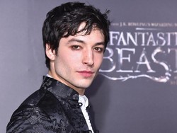 Keseruan Ezra Miller Terjun ke Dunia Sihir Fantastic Beasts