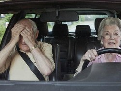 Serahkan SIM ke Polisi, Lansia di Jepang Dapat Diskon Makan di Restoran