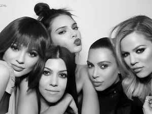 Foto: Intip Thanksgiving Keluarga Kardashian dan Jenner Tanpa Kanye West Foto: Intip Thanksgiving Keluarga Kardashian dan Jenner Tanpa Kanye West