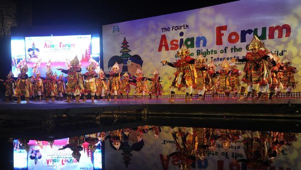 Aksi Penari Cilik di Pembukaan AFRC