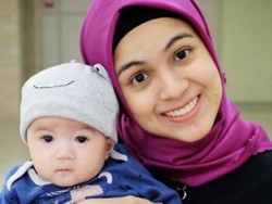 Cara Nycta Gina Bikin Ponsel Pintar Makin Cetar