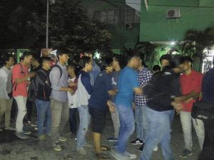 Mahasiswa Unissula Semarang Tawuran, Polisi Kena Lemparan Batu