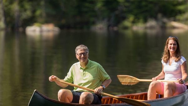 Kemesraan Pasangan Terkaya yang Tetap Bersahaja