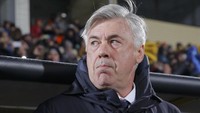 Carlo Ancelotti. Karier Ancelotti di Chelsea sebelum ini berakhir Mei 2011, setelah ia mengantar klub itu menjuarai Premier League dan Piala FA musim 2009/2010. November lalu berhembus kabar Chelsea kembali mendekati Ancelotti yang kini sedang lowong. (Foto: REUTERS/Maxim Shemetov)