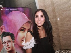 Fanny Fabriana Punya Ritual Jelang Tidur dengan Anak