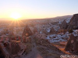 Sudah Pernah Dengar Ada Negeri Cerobong Peri?