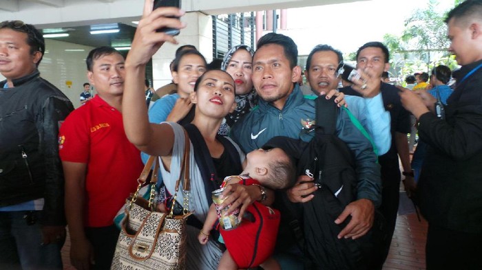Tiba di Tanah Air, Timnas Indonesia Hebohkan Bandara Soetta