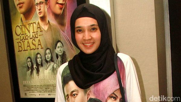 Make Up Natural Dhini Aminarti