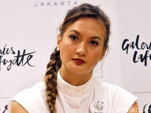 Dimas Kok Masih Malu-malu Ditanya Soal Nadine Chandrawinata? Dimas Kok Masih Malu-malu Ditanya Soal Nadine Chandrawinata?