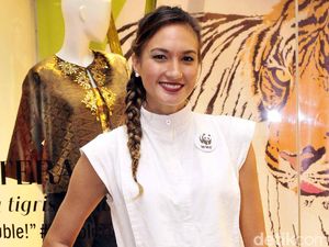 Rambut Kepang Nadine Chandrawinata