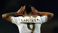 Kedatangan para pemain baru khususnya di lini serang AC Milan membuat Gianluca Lapadula memutuskan pergi dan bergabung dengan Genoa dengan status pinjaman (Foto: Getty Images)
