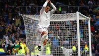 Ini artinya Madrid sudah membuat enam kemenangan beruntun di La Liga. Ronaldo dkk. masih mantap di puncak klasemen dengan 33 poin, mengungguli rival terdekatnya Barcelona (26) dan Atletico Madrid (21).