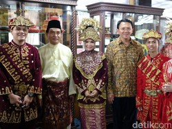 Mesranya Ahok dan Yusril di Pagelaran Adat Bangka Belitung
