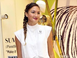 Dinyanyikan Lagu Romantis, Nadine Chandrawinata Punya Kekasih Baru?