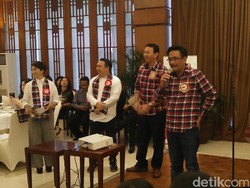 Saat Ahok-Djarot Bercanda Soal Kacamata Kuda di Bilik Suara