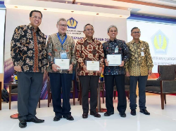 BCA Raih Penghargaan sebagai Agen Penjual Terbaik