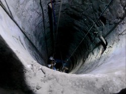 Pelajar ini Lolos dari Maut Setelah Jatuh ke Sumur Sedalam 25 Meter