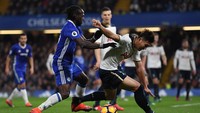Permainan Chelsea membaik pada paruh kedua. Tim tuan rumah berbalik memimpin 2-1 setelah Victor Moses mencetak gol pada menit ke-52.