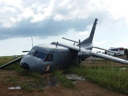 Landing Bermasalah, Pesawat TNI AL di Morotai Terhempas Keluar Landasan